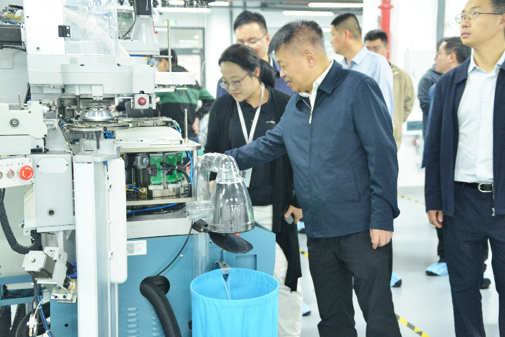 省工信廳陳建業(yè)廳長一行蒞臨睿能科技調研考察(圖3)